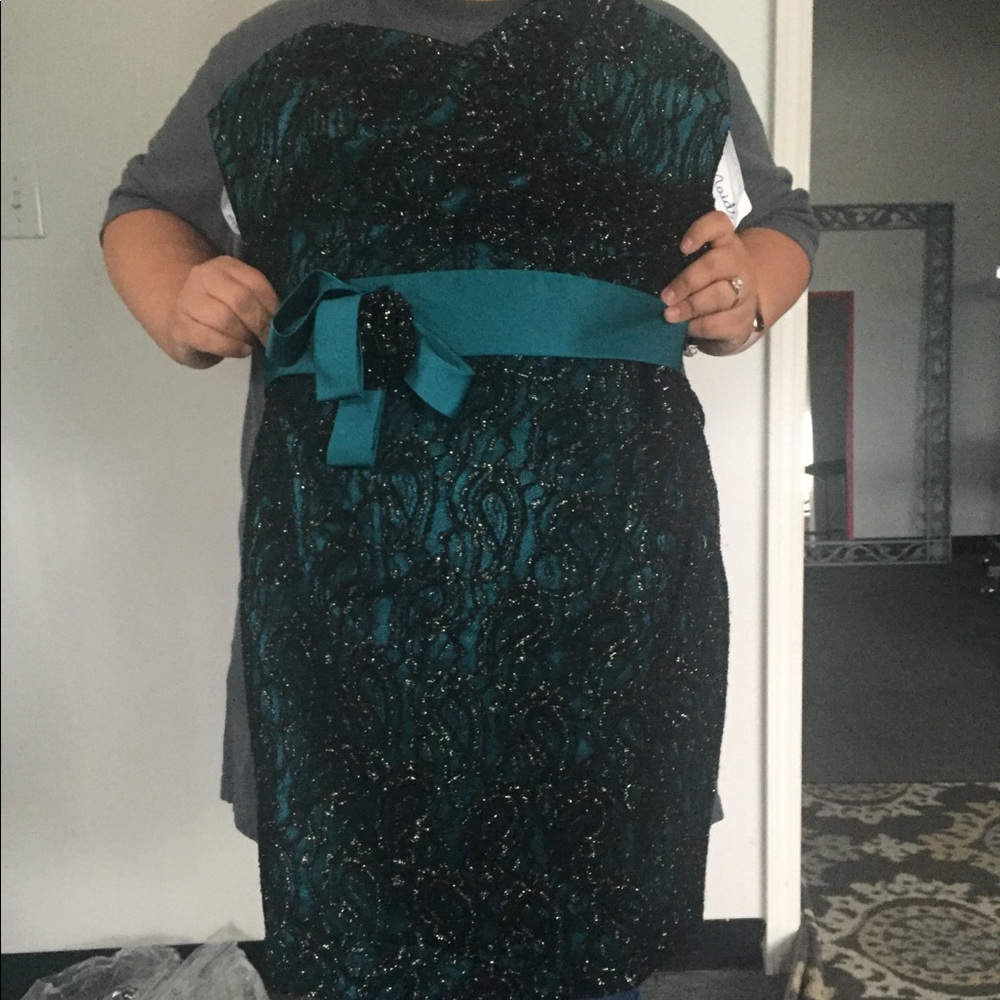 Short Lace Pretty Maids Formal Dress Size 12.